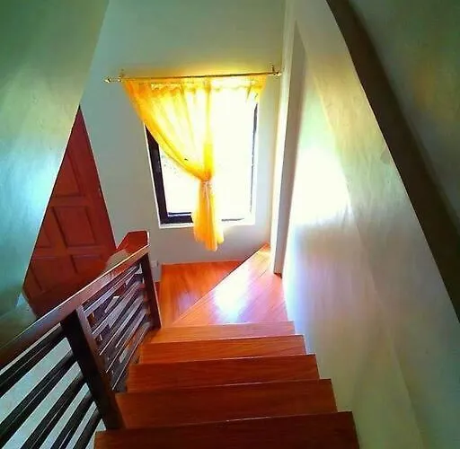 Family Friendly Entire House 4 Minutes To *